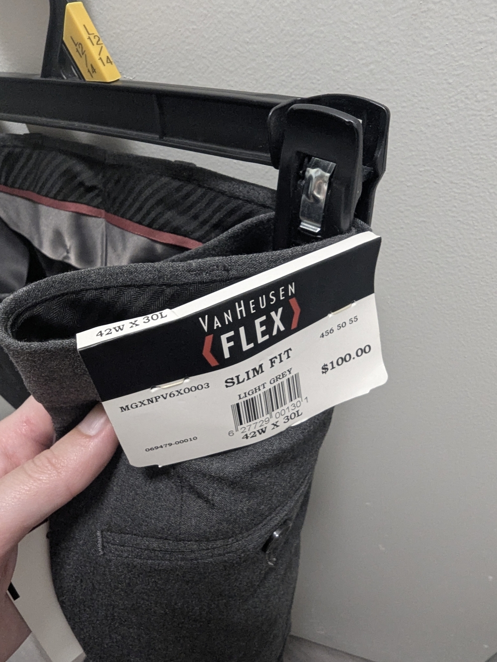 Van Heusen Flex Men's Charcoal Dress Pants - Picture 4 of 5